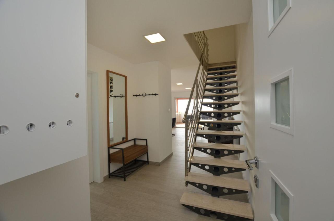 Apartments Villa Sofia Martinscica  Exterior photo
